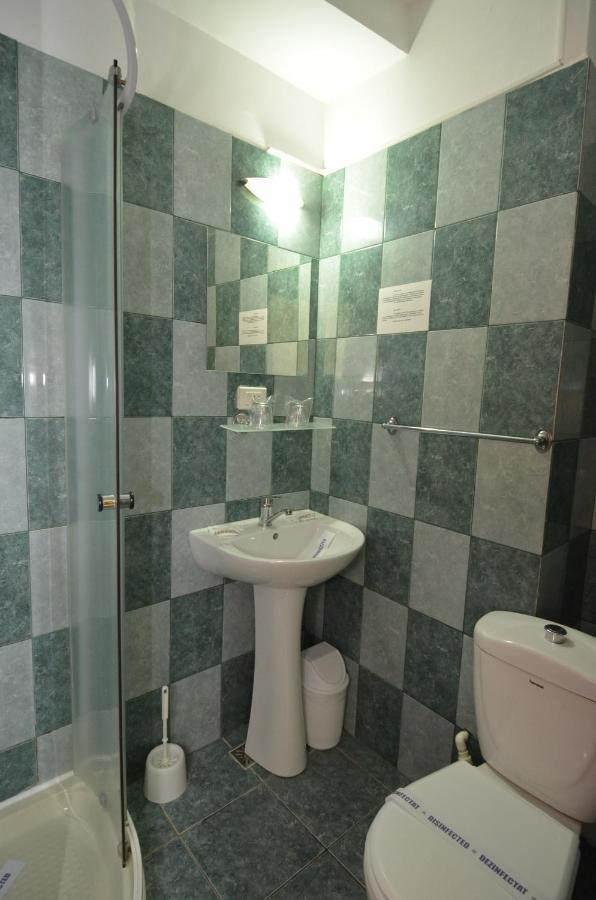 Hotel Intim 코스티네스티 외부 사진